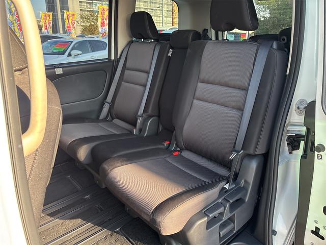 セレナ ハイウェイスターＶ　純正９インチナビゲーション　アラウンドビューモニター　ワンオーナー　　地デジフルセグＴＶ　ＥＴＣ　フリップダウンモニター　両側パワースライドドア　ＣＤ／ＤＶＤ再生　パーキングアシスト　プロパイロット（21枚目）