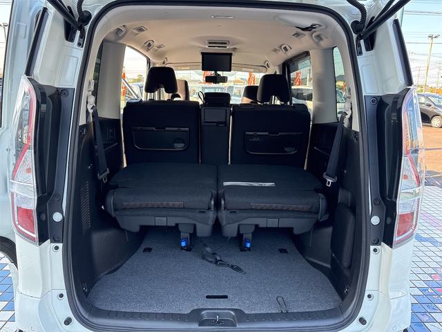 セレナ ハイウェイスターＶ　純正９インチナビゲーション　アラウンドビューモニター　ワンオーナー　　地デジフルセグＴＶ　ＥＴＣ　フリップダウンモニター　両側パワースライドドア　ＣＤ／ＤＶＤ再生　パーキングアシスト　プロパイロット（23枚目）