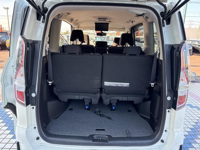 セレナ ハイウェイスターＶ　純正９インチナビゲーション　アラウンドビューモニター　ワンオーナー　　地デジフルセグＴＶ　ＥＴＣ　フリップダウンモニター　両側パワースライドドア　ＣＤ／ＤＶＤ再生　パーキングアシスト　プロパイロット（24枚目）