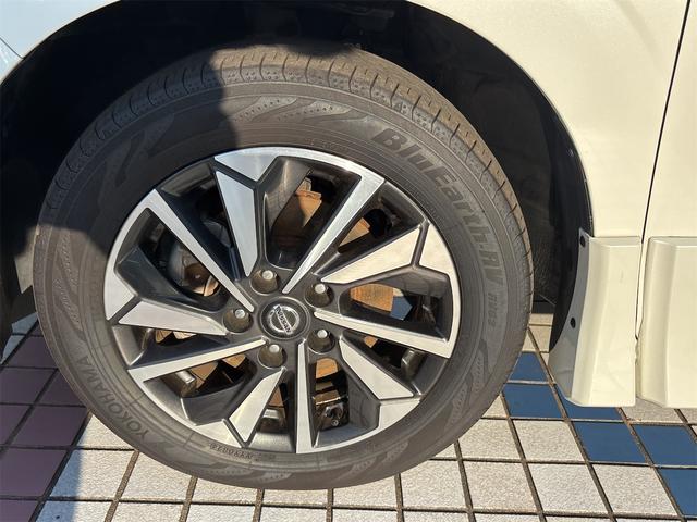 セレナ ハイウェイスターＶ　純正９インチナビゲーション　アラウンドビューモニター　ワンオーナー　　地デジフルセグＴＶ　ＥＴＣ　フリップダウンモニター　両側パワースライドドア　ＣＤ／ＤＶＤ再生　パーキングアシスト　プロパイロット（37枚目）