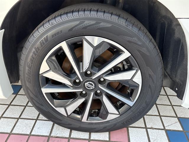 セレナ ハイウェイスターＶ　純正９インチナビゲーション　アラウンドビューモニター　ワンオーナー　　地デジフルセグＴＶ　ＥＴＣ　フリップダウンモニター　両側パワースライドドア　ＣＤ／ＤＶＤ再生　パーキングアシスト　プロパイロット（38枚目）