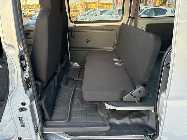 ハイゼットカーゴ ＤＸ　ＳＡＩＩＩ　純正ナビゲーション　地デジフルセグＴＶ　ＬＥＤヘッドライト　キーレスキー　ＤＶＤ再生　衝突被害軽減ブレーキ　プライバシーガラス　ＣＤ再生　パワーウインドウ　横滑り防止装置（20枚目）