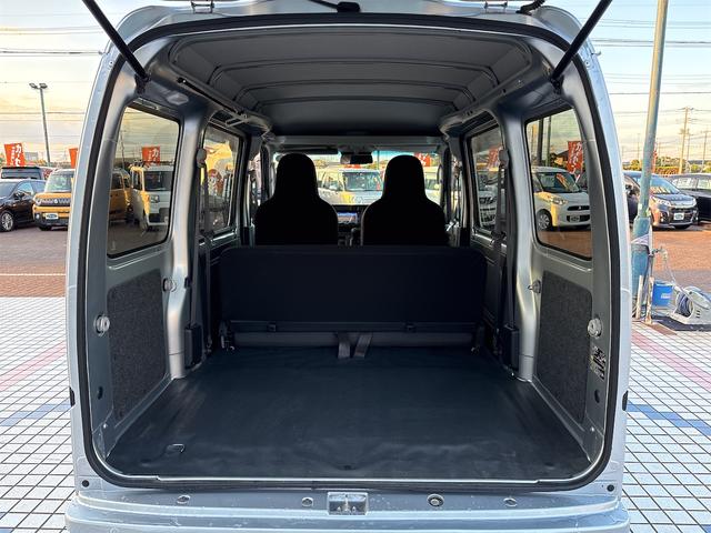 ハイゼットカーゴ ＤＸ　ＳＡＩＩＩ　純正ナビゲーション　地デジフルセグＴＶ　ＬＥＤヘッドライト　キーレスキー　ＤＶＤ再生　衝突被害軽減ブレーキ　プライバシーガラス　ＣＤ再生　パワーウインドウ　横滑り防止装置（21枚目）