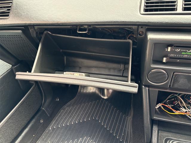 カローラレビン ＧＴ　ＡＰＥＸ　後期型　純正５速　エアコン　パワステ　純正前期リップサイドステップリアスポ　ブリッツ車高調タコ足マフラー機械式ＬＳＤ　オーバーホール済みエンジン　ロンシャンＸＲ４　クールベール　燃料ポンプ交換済み（38枚目）