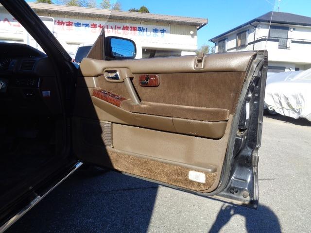 グロリア ブロアムＶＩＰ　ターボ　１オーナー　ターボ　純正ブラック　整備記録　Ｈ４　Ｈ５　Ｈ７　Ｈ９　Ｈ１１　Ｈ１３　Ｈ１５　Ｈ１７　Ｈ１９　Ｈ２１　Ｈ２３　Ｈ２５　Ｈ２７　Ｈ２９　Ｒ１　Ｒ３　Ｒ５　有り（16枚目）