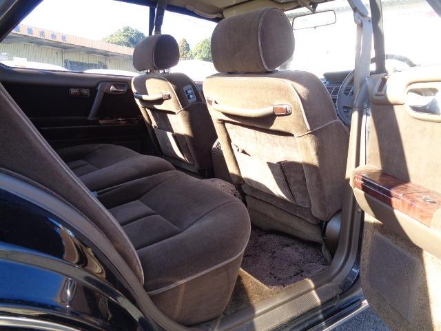 グロリア ブロアムＶＩＰ　ターボ　１オーナー　ターボ　純正ブラック　整備記録　Ｈ４　Ｈ５　Ｈ７　Ｈ９　Ｈ１１　Ｈ１３　Ｈ１５　Ｈ１７　Ｈ１９　Ｈ２１　Ｈ２３　Ｈ２５　Ｈ２７　Ｈ２９　Ｒ１　Ｒ３　Ｒ５　有り（24枚目）