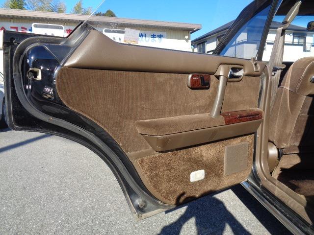 グロリア ブロアムＶＩＰ　ターボ　１オーナー　ターボ　純正ブラック　整備記録　Ｈ４　Ｈ５　Ｈ７　Ｈ９　Ｈ１１　Ｈ１３　Ｈ１５　Ｈ１７　Ｈ１９　Ｈ２１　Ｈ２３　Ｈ２５　Ｈ２７　Ｈ２９　Ｒ１　Ｒ３　Ｒ５　有り（26枚目）