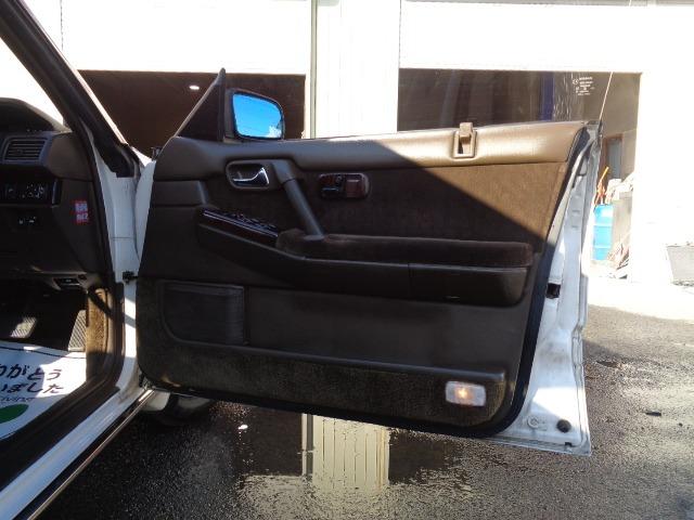 グロリア ブロアム　ターボ　１オーナー　サンルーフ　ワイドボディ　ＶＧ２０ターボ　整備記録　Ｈ１８　Ｈ２０　Ｈ２２　Ｈ２４　Ｈ２６　Ｈ２８　Ｈ３０　Ｒ２　Ｒ４　Ｒ６　有り（17枚目）