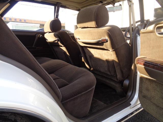 グロリア ブロアム　ターボ　１オーナー　サンルーフ　ワイドボディ　ＶＧ２０ターボ　整備記録　Ｈ１８　Ｈ２０　Ｈ２２　Ｈ２４　Ｈ２６　Ｈ２８　Ｈ３０　Ｒ２　Ｒ４　Ｒ６　有り（25枚目）