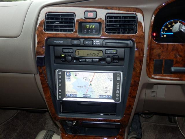 ハイラックスサーフ ＳＳＲ－Ｘ後期型クラシックナロー新品３ＵＰ新品タコマフェイス　プレミアムセレクション　新品ＤＥＡＮ１６インチＡＷ　新品ＢＦグットリッチＡＴタイヤ　新品タコマ風フロントグリル　４ＷＤ　純正パール（13枚目）