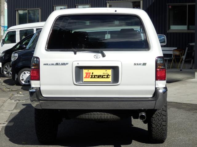 ハイラックスサーフ ＳＳＲ－Ｘ後期型クラシックナロー新品３ＵＰ新品タコマフェイス　プレミアムセレクション　新品ＤＥＡＮ１６インチＡＷ　新品ＢＦグットリッチＡＴタイヤ　新品タコマ風フロントグリル　４ＷＤ　純正パール（23枚目）