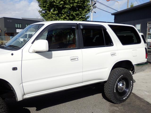 ハイラックスサーフ ＳＳＲ－Ｘ後期型クラシックナロー新品３ＵＰ新品タコマフェイス　プレミアムセレクション　新品ＤＥＡＮ１６インチＡＷ　新品ＢＦグットリッチＡＴタイヤ　新品タコマ風フロントグリル　４ＷＤ　純正パール（30枚目）