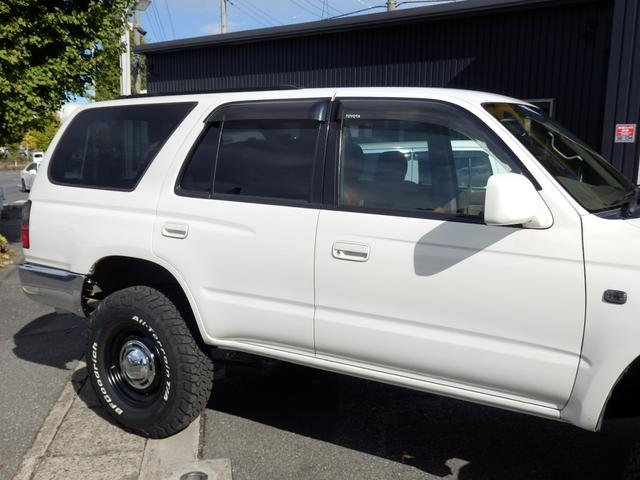 ハイラックスサーフ ＳＳＲ－Ｘ後期型クラシックナロー新品３ＵＰ新品タコマフェイス　プレミアムセレクション　新品ＤＥＡＮ１６インチＡＷ　新品ＢＦグットリッチＡＴタイヤ　新品タコマ風フロントグリル　４ＷＤ　純正パール（31枚目）