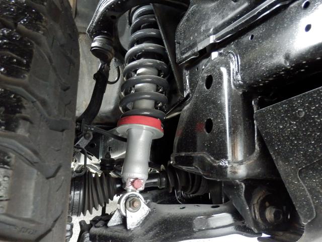 ハイラックスサーフ ＳＳＲ－Ｘ後期型クラシックナロー新品３ＵＰ新品タコマフェイス　プレミアムセレクション　新品ＤＥＡＮ１６インチＡＷ　新品ＢＦグットリッチＡＴタイヤ　新品タコマ風フロントグリル　４ＷＤ　純正パール（33枚目）