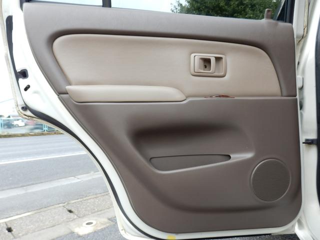 ハイラックスサーフ ＳＳＲ－Ｘ後期型クラシックナロー新品３ＵＰ新品タコマフェイス　プレミアムセレクション　新品ＤＥＡＮ１６インチＡＷ　新品ＢＦグットリッチＡＴタイヤ　新品タコマ風フロントグリル　４ＷＤ　純正パール（49枚目）