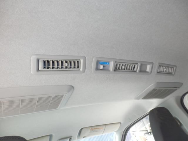 ハイエースバン S-GL仕様DX GLパッケージ ダブルエアコン 新品デイトナ16インチホイール 新品ナスカータイヤ 助手席シートリクライニング加工済み 後席スーパーGLシート(8枚目)