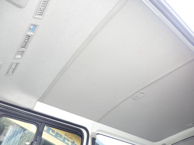 ハイエースバン S-GL仕様DX GLパッケージ ダブルエアコン 新品デイトナ16インチホイール 新品ナスカータイヤ 助手席シートリクライニング加工済み 後席スーパーGLシート(42枚目)