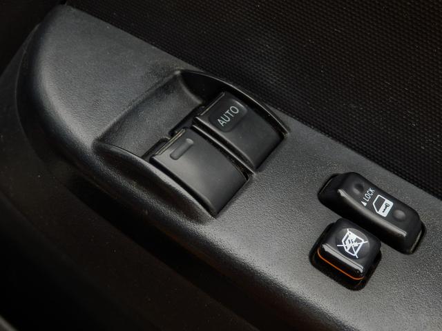 ハイエースバン S-GL仕様DX GLパッケージ ダブルエアコン 新品デイトナ16インチホイール 新品ナスカータイヤ 助手席シートリクライニング加工済み 後席スーパーGLシート(43枚目)