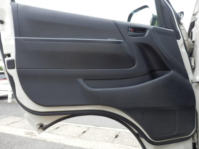 ハイエースバン S-GL仕様DX GLパッケージ ダブルエアコン 新品デイトナ16インチホイール 新品ナスカータイヤ 助手席シートリクライニング加工済み 後席スーパーGLシート(45枚目)