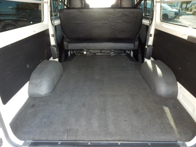 ハイエースバン S-GL仕様DX GLパッケージ ダブルエアコン 新品デイトナ16インチホイール 新品ナスカータイヤ 助手席シートリクライニング加工済み 後席スーパーGLシート(48枚目)