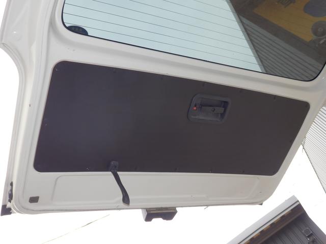 ハイエースバン S-GL仕様DX GLパッケージ ダブルエアコン 新品デイトナ16インチホイール 新品ナスカータイヤ 助手席シートリクライニング加工済み 後席スーパーGLシート(49枚目)