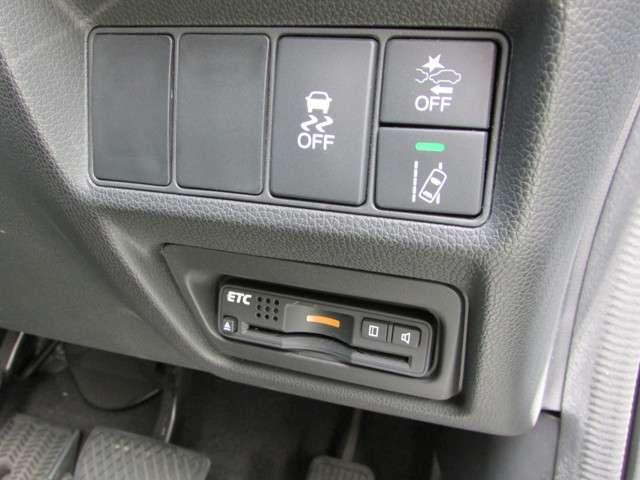 スパーダアドバンスパッケージβ メモリーナビ CD DVD Bluetooth CD録音機能 リアカメラ 後席モニタ ETC LEDヘッドライト ホンダセンシング サイドエアバッグ 2列目キャプテンシート ワンオーナー車(13枚目)