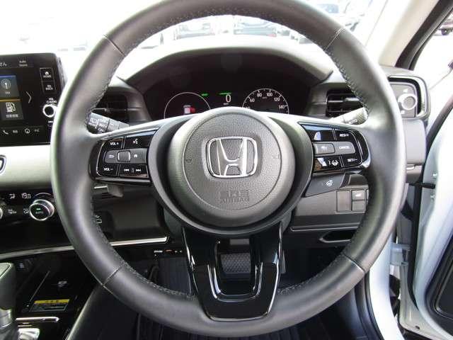 e:HEVZ 禁煙車 ワンオーナー 点検パック当社実施済車 ナビ リアカメラ Bluetooth USB フルセグ LEDヘッドライト パワーテールゲート 純正18インチアルミホイール(13枚目)