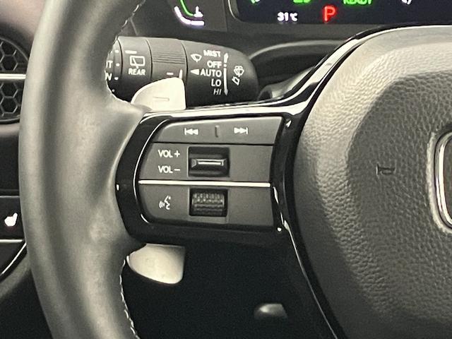 ＺＲ－Ｖ ｅ：ＨＥＶＺ　ワンオーナー　禁煙車　点検パック実施済車　純正ナビ　フルセグ　Ｂｌｕｅｔｏｏｔｈ　ＥＴＣ２．０　前後ドラレコ　全周囲カメラ　本革シート　シートヒーター　ＬＥＤヘッドライト　１８インチアルミホイール（15枚目）