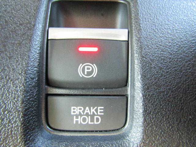 Ｎ－ＢＯＸカスタム ターボ　ワンオーナー　禁煙車　当社点検パック実施済車　純正９インチナビ　フルセグ　Ｂｌｕｅｔｏｏｔｈ　ミュージックサーバー　全方位カメラ　両側電動スライドドア　シートヒーター　ＬＥＤライト　１５インチアルミ（17枚目）