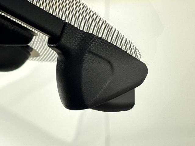 フリードハイブリッド ハイブリッド・Ｇホンダセンシング　ワンオーナー　禁煙車　純正９インチナビ　フルセグテレビ　Ｂｌｕｅｔｏｏｔｈ　ミュージックサーバー　ＵＳＢ　リア席モニター　前後ドラレコ　ＥＴＣ　両側電動スライドドア　シートヒーター　ＬＥＤヘッドライト（8枚目）