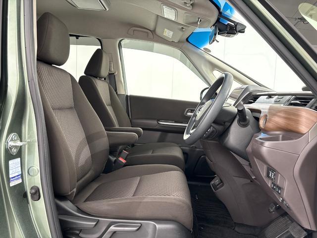 フリードハイブリッド ハイブリッド・Ｇホンダセンシング　ワンオーナー　禁煙車　純正９インチナビ　フルセグテレビ　Ｂｌｕｅｔｏｏｔｈ　ミュージックサーバー　ＵＳＢ　リア席モニター　前後ドラレコ　ＥＴＣ　両側電動スライドドア　シートヒーター　ＬＥＤヘッドライト（22枚目）