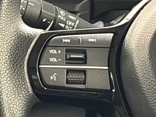 ステップワゴン エアー　ワンオーナー　禁煙車　純正９インチナビ　フルセグ　Ｂｌｕｅｔｏｏｔｈ　ミュージックサーバー　ＵＳＢ　３カメラドラレコ　ＥＴＣ　両側電動スライドドア　バックカメラ　ＬＥＤライト　１６インチアルミホイール（12枚目）