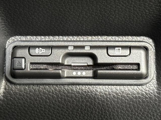 ステップワゴン エアー　ワンオーナー　禁煙車　純正９インチナビ　フルセグ　Ｂｌｕｅｔｏｏｔｈ　ミュージックサーバー　ＵＳＢ　３カメラドラレコ　ＥＴＣ　両側電動スライドドア　バックカメラ　ＬＥＤライト　１６インチアルミホイール（16枚目）