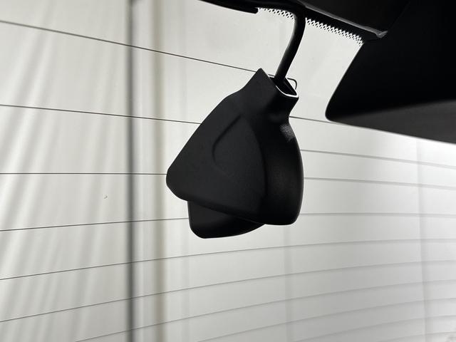 フィット ベーシック ワンオーナー 禁煙車 純正9インチナビ フルセグ Bluetooth ミュージックサーバー USB 前後ドラレコ ETC バックカメラ オートライト 15インチアルミホイール サイドカーテンエアバック(6枚目)