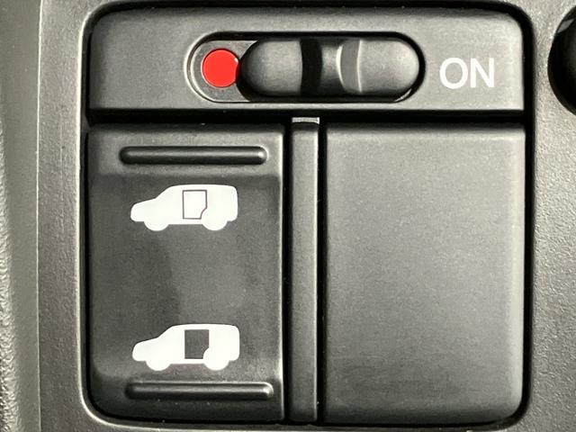 フリード Gジャストセレクション ワンオーナー 禁煙車 パイオニアメモリーナビ ワンセグTV Bluetooth 片側電動スライドドア ETC バックカメラ オートエアコン スマートキー エアバック ABS 横滑り防止 ドアバイザー(10枚目)