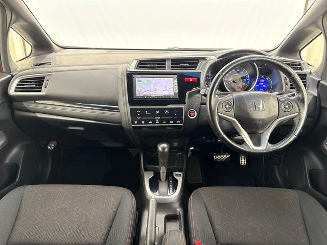 フィット RS 修復歴有り車 ワンオーナー 当社点検パック実施済車 純正ナビ ワンセグTV Bluetooth バックカメラ ETC LEDヘッドライト 16インチアルミホイール スマートキー アイドリングストップ(9枚目)