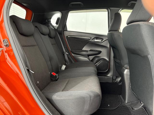 フィット RS 修復歴有り車 ワンオーナー 当社点検パック実施済車 純正ナビ ワンセグTV Bluetooth バックカメラ ETC LEDヘッドライト 16インチアルミホイール スマートキー アイドリングストップ(21枚目)