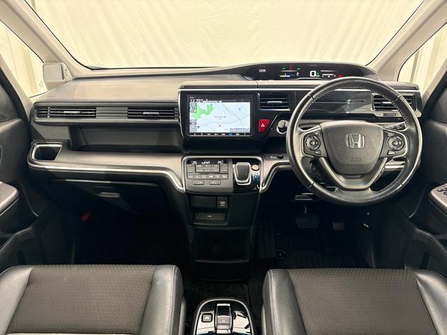 ステップワゴンスパーダ ｅ：ＨＥＶスパーダＧ・ＥＸホンダセンシング　ワンオーナー　禁煙車　当社点検パック実施済車　純正９インチナビ　フルセグ　Ｂｌｕｅｔｏｏｔｈ　ミュージックサーバー　ＵＳＢ　後席モニター　フロントドラレコ　ＥＴＣ　バックカメラ　ＬＥＤヘッドライト（12枚目）