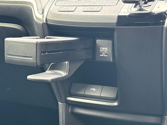 ステップワゴンスパーダ ｅ：ＨＥＶスパーダＧ・ＥＸホンダセンシング　ワンオーナー　禁煙車　当社点検パック実施済車　純正９インチナビ　フルセグ　Ｂｌｕｅｔｏｏｔｈ　ミュージックサーバー　ＵＳＢ　後席モニター　フロントドラレコ　ＥＴＣ　バックカメラ　ＬＥＤヘッドライト（22枚目）