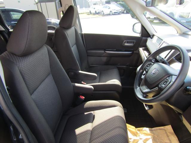 フリード Ｇ・ホンダセンシング　ワンオーナー　禁煙車　当社点検パック実施済車　パナソニックナビ　フルセグ　Ｂｌｕｅｔｏｏｔｈ　ドラレコ　シートヒーター　両側電動スライドドア　ＬＥＤヘッドライト　オートライト　ＥＴＣ　バックカメラ（19枚目）