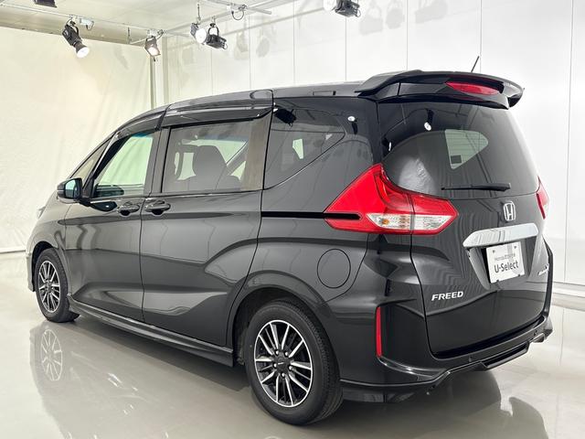 フリード モデューロＸ　ワンオーナー　禁煙車　当社点検パック実施済車　純正９インチナビ　フルセグ　Ｂｌｕｅｔｏｏｔｈ　ミュージックサーバー　ＵＳＢ　両側電動スライドドア　ＥＴＣ２．０　１５インチアルミホイール　バックカメラ（10枚目）