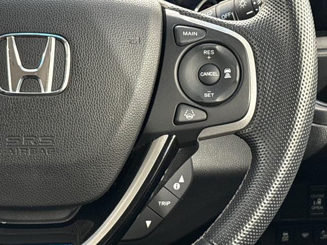 フリード モデューロＸ　ワンオーナー　禁煙車　当社点検パック実施済車　純正９インチナビ　フルセグ　Ｂｌｕｅｔｏｏｔｈ　ミュージックサーバー　ＵＳＢ　両側電動スライドドア　ＥＴＣ２．０　１５インチアルミホイール　バックカメラ（13枚目）