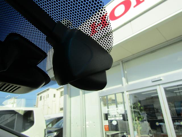 フリード Ｇ・ホンダセンシング　ワンオーナー　禁煙車　当社点検パック実施済車　純正９インチナビ　フルセグ　Ｂｌｕｅｔｏｏｔｈ　ミュージックサーバー　前後ドラレコ　ＵＳＢ　両側電動スライドドア　ＬＥＤヘッドライト　１５インチアルミ（7枚目）