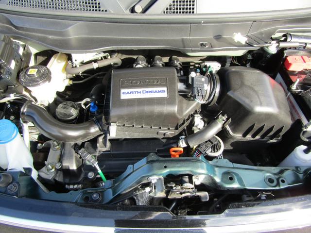 Ｎ－ＯＮＥ プレミアム　禁煙車　純正ナビ　フルセグ　Ｂｌｕｅｔｏｏｔｈ　ＤＶＤ　ＵＳＢ　ドラレコ　ＥＴＣ　バックカメラ　ディスチャージライト　オートライト　衝突軽減ブレーキ　サイドカーテンエアバック　クルーズコントロール（2枚目）