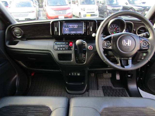 Ｎ－ＯＮＥ プレミアム　禁煙車　純正ナビ　フルセグ　Ｂｌｕｅｔｏｏｔｈ　ＤＶＤ　ＵＳＢ　ドラレコ　ＥＴＣ　バックカメラ　ディスチャージライト　オートライト　衝突軽減ブレーキ　サイドカーテンエアバック　クルーズコントロール（12枚目）