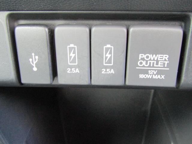 Ｎ－ＯＮＥ プレミアム　禁煙車　純正ナビ　フルセグ　Ｂｌｕｅｔｏｏｔｈ　ＤＶＤ　ＵＳＢ　ドラレコ　ＥＴＣ　バックカメラ　ディスチャージライト　オートライト　衝突軽減ブレーキ　サイドカーテンエアバック　クルーズコントロール（14枚目）