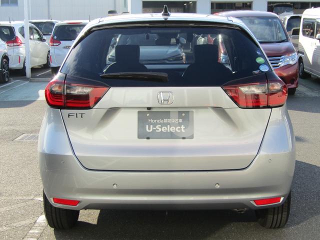 フィット ホーム　ワンオーナー　禁煙車　純正ナビ　ＣＤ　Ｂｌｕｅｔｏｏｔｈ　ＵＳＢ　前後ドラレコ　バックカメラ　ＬＥＤヘッドライト　オートライト　障害物センサー　サイドカーテンエアバック　スマートキー　衝突軽減ブレーキ（12枚目）