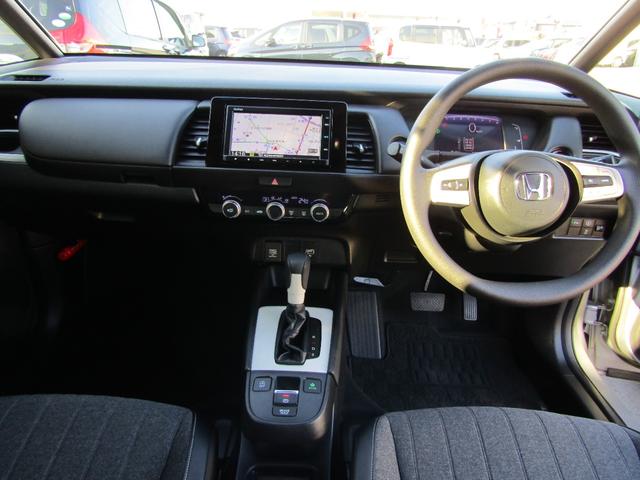 フィット ホーム　ワンオーナー　禁煙車　純正ナビ　ＣＤ　Ｂｌｕｅｔｏｏｔｈ　ＵＳＢ　前後ドラレコ　バックカメラ　ＬＥＤヘッドライト　オートライト　障害物センサー　サイドカーテンエアバック　スマートキー　衝突軽減ブレーキ（13枚目）