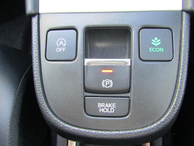 フィット ホーム　ワンオーナー　禁煙車　純正ナビ　ＣＤ　Ｂｌｕｅｔｏｏｔｈ　ＵＳＢ　前後ドラレコ　バックカメラ　ＬＥＤヘッドライト　オートライト　障害物センサー　サイドカーテンエアバック　スマートキー　衝突軽減ブレーキ（15枚目）