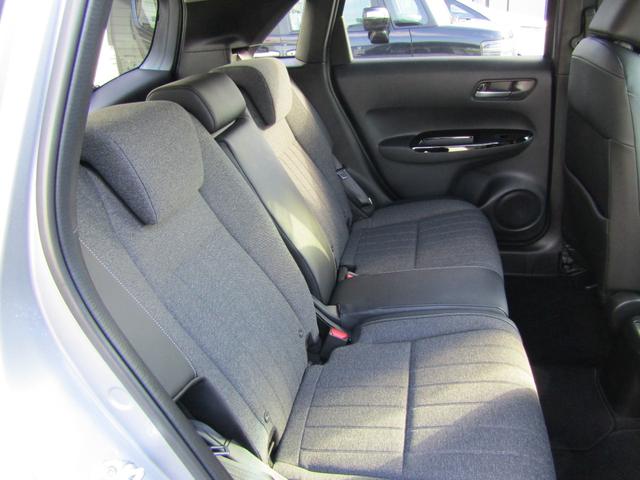 フィット ホーム　ワンオーナー　禁煙車　純正ナビ　ＣＤ　Ｂｌｕｅｔｏｏｔｈ　ＵＳＢ　前後ドラレコ　バックカメラ　ＬＥＤヘッドライト　オートライト　障害物センサー　サイドカーテンエアバック　スマートキー　衝突軽減ブレーキ（20枚目）